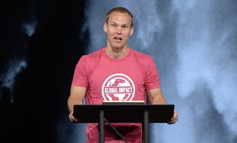 Best Selling Author Pastor David Platt Speaks on How His New Book ‘Radical’ Inspires Gospel Impact in a Secular World Best Selling Author Pastor David Platt Speaks on How His New Book ‘Radical’ Inspires Gospel Impact in a Secular World